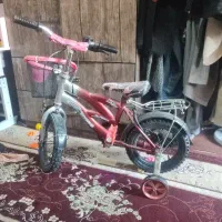 دوچرخه 12|دوچرخه، اسکیت، اسکوتر|صدرا-فارس, فاز ۱|دیوار