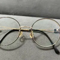 فرم شیک عینک طبی همراه با عدسی طبی