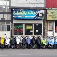 کارگر نیمه ماهر  و  شاگرد علاقمند به موتور سازی