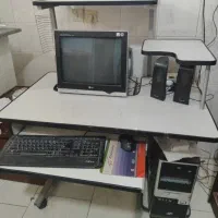تعدادی میز با قیمت مناسب