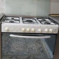 گاز فر دار ۵ شعله ۳ سیخ جوجه گردان.. قیمت ۳۵۰۰۰۰۰۰|اجاق گاز و لوازم برقی پخت‌وپز|بروجرد, |دیوار