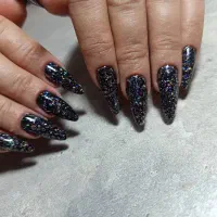 کاشت تخصصی ناخن|خدمات آرایشگری و زیبایی|جهرم, |دیوار