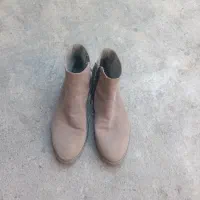 کفش های خوش رنگ و خوش جنس