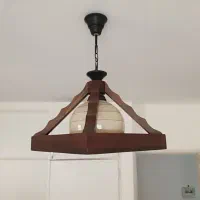 لوستر و میز تلفن