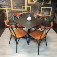 استخدام باریستا برای بار گرم و سرد