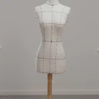 مانکن سوزنخور سایز۳۶باپایه چوبی قابل تنظیم