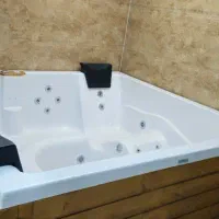 جکوزی ۶ نفره