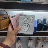 اولترا پادز پرو دارای نمایشگر