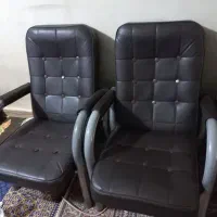 صندلی اداری چرمی دسته دار کاملا تمیز درحد نو