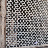 در کرکره وسینی مسی قدیمی