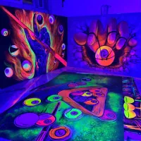 نقاشی دیواری بلک لایت(فلورسنت)