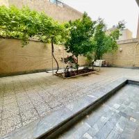 100 متری + 100متر حیاط اختصاصی / رباط سوم