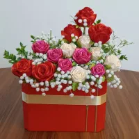 باکس خیلی زیبای گل مصنوعی