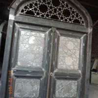 کارگر درب و پنجره ساز آهنی