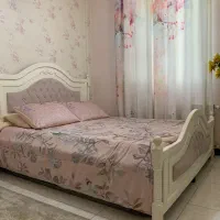 تخت دونفره جک دار بهمراه دراور و آینه