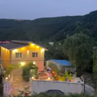 منشی  خانم برای دفتر ساختمانی