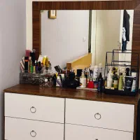 دراور و‌میز آرایش