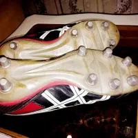 کفش فوتبال آ سیکس