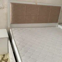 تخت وتشک ومیز عسلی