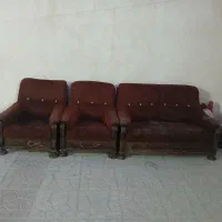 مبل قهوه ای رنگ