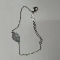 دستبند استیل زنانه در حد نو بسیار کم کارکرد