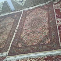 دو عدد فرش دستباف با گل های ابریشمی