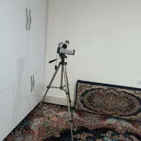 دروبین فیلمبرداری همراه با سه پایه|دوربین عکاسی و فیلم‌برداری|سردشت, |دیوار