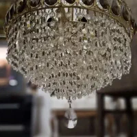 لوستر قدیمی با کریستال دودی شامپاینی