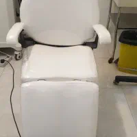 صندلی ارایشگاه تخت شو کاملا سالم و نو