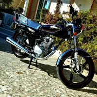 ۲۰۰ برمودا ۱۴۰۴