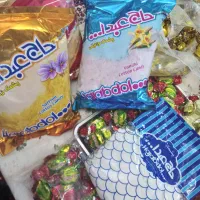 پشمک زعفرانی و وانیلی وشکلات به زیر قیمت کارخانه