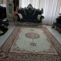 دو عدد فرش ۶ و ۱۲ متری کرم گل برجسته در حد نو