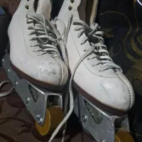 کفش اسکیت نمایشی|دوچرخه، اسکیت، اسکوتر|تهران, مینیسیتی (شهرک نفت)|دیوار