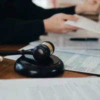 انجام امور وکالتی کیفری و تخصصی