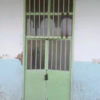 فروشی درب خانه