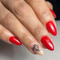خدمات ناخن با بیش از ۶ سال سابقه