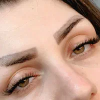 تخفیف کاشت مژه و لیفت ابرو