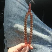 تسبیح سند‌لوس قدیمی|کلکسیون اشیاء عتیقه|رباط‌کریم, رباط‌کریم|دیوار