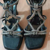 تعدادی کفش برازجان|کیف، کفش، کمربند|برازجان, |دیوار