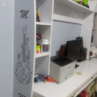 میز کامپیوتر و دکور
