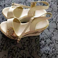 یک عدد صندل سفید|کیف، کفش، کمربند|یاسوج, |دیوار