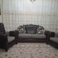 مبل راحتی و میز نهارخوری