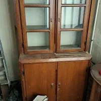 کتابخانه قدیمی نوستالژیک