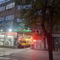 فروش ۳۰متر تجاری ۳طبقه شیک ۹دقیقه تا حرم مطهراقا