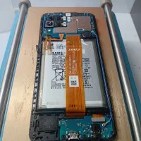 خریدار گوشی های السیدی شکسته یا نیاز به تعمیر