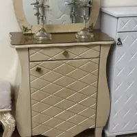 آیینه و کنسول