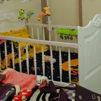 تخت کودک با تشک طبی برند رویال همراه شلف بالا تخت|تخت و سرویس خواب|تهران, سلسبیل جنوبی|دیوار