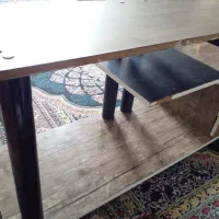 فروش میز چوبی با بدنه محکم