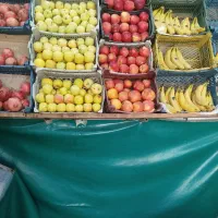 یک فروشنده خانم برای کار در میوه فروشی نیازمندم