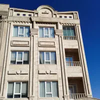 سنگ کاری کاشی کاری ما بین کابینت دور اسانسور